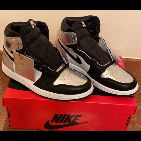Air Jordan 1 Silver Toe - Picture 2 of 5